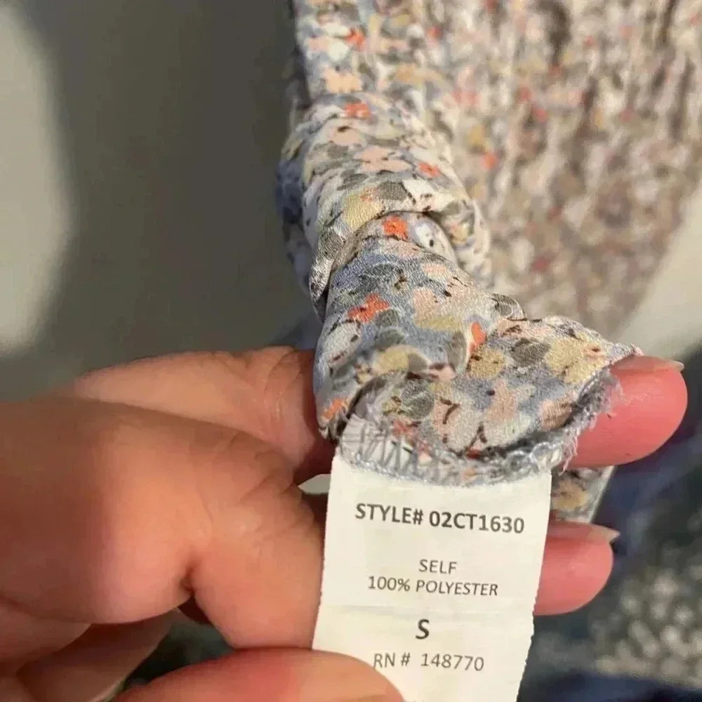 Sienna Sky floral blouse size Small - Picture 3 of 4